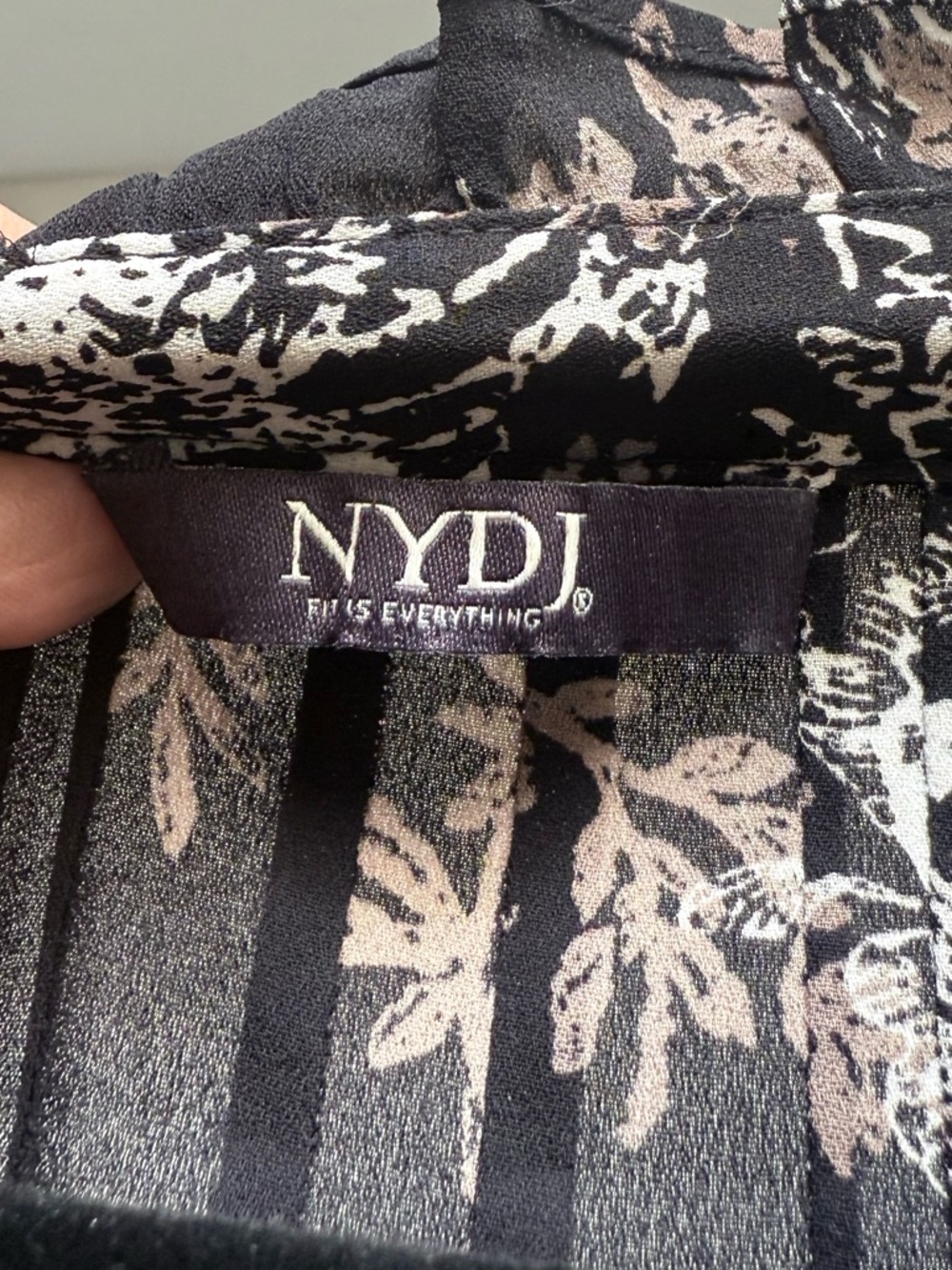 NYDJ Floral Pintuck Button-Front Blouse - Picture 8 of 10